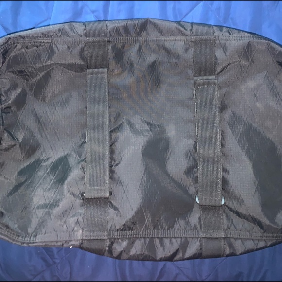 Supreme Duffel bag FW18 - Picture 3 of 5